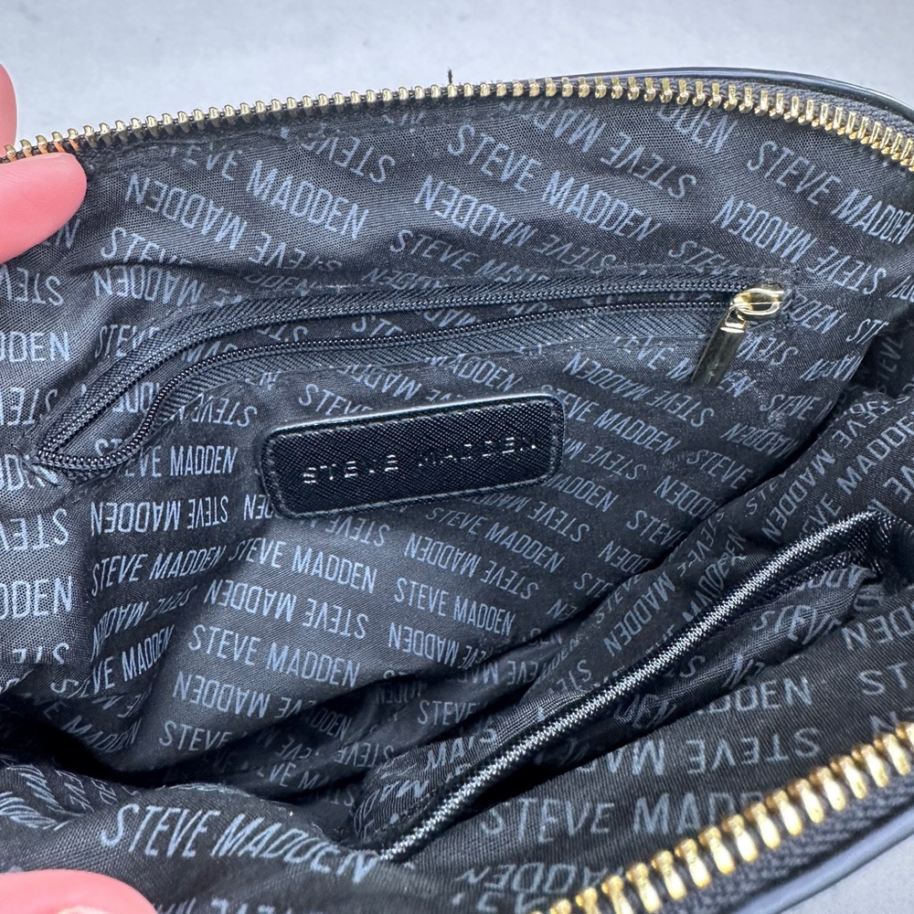 Steve Madden Black Crossbody Bag | Gold Chain Strap | Everyday Casual Purse - Picture 10 of 13